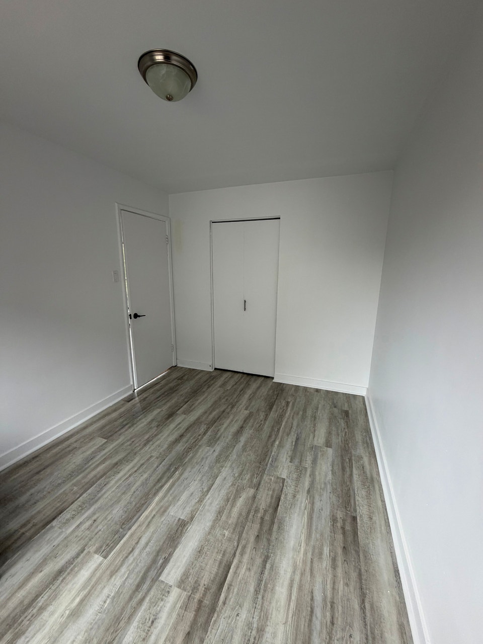 4.5 rénovés à louer à Cartierville 4
