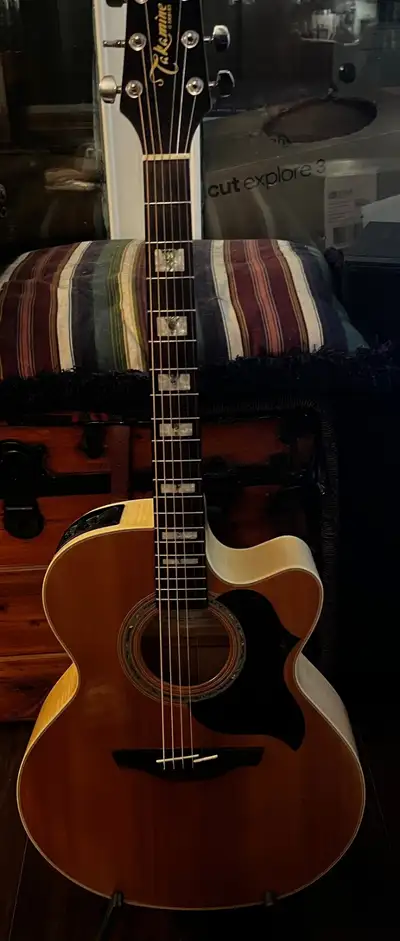Takamine EG523SC Jumbo Acoustic/Electric 6-string, View more