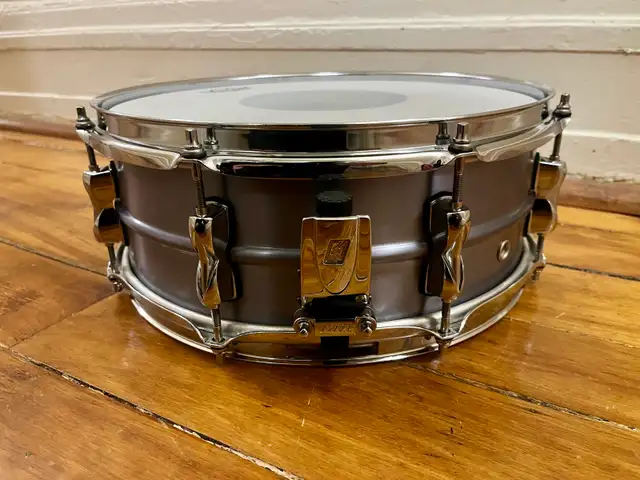 Tama SLP Classic Dry Aluminum 14x5.5 Snare Drum in Drums & Percussion in City of Toronto - Image 4