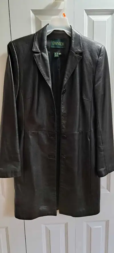 Very good quality Danier leather ladies jacket Size- small Like new