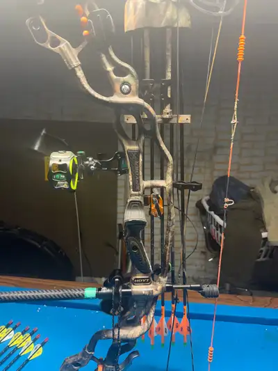 Hoyt Compound Bow, View more