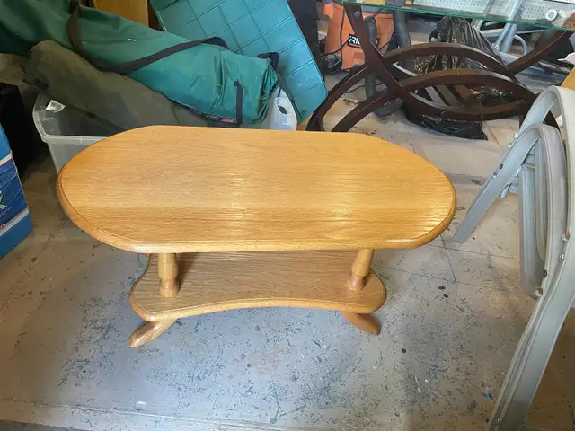 Coffee table in Coffee Tables in Bedford - Image 2