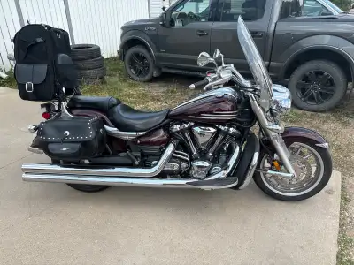 2006 Yamaha Roadliner 1900cc Beautiful Bike, second owner, been in the family since new. New front a...