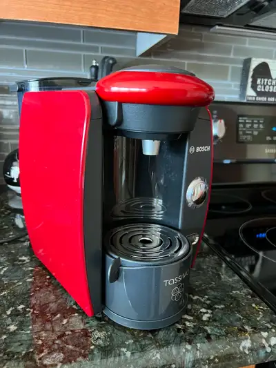 Barely Used like new condition Includes assorted teas and coffee Includes metal holder