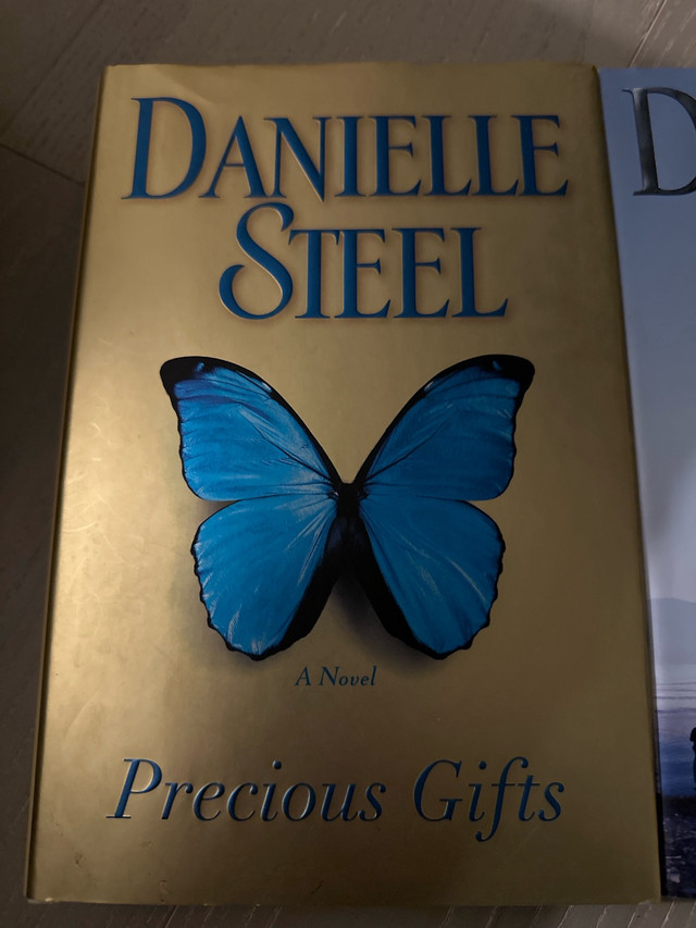  Danielle Steel - 3 hardcover books  in Non-fiction in Calgary - Image 2