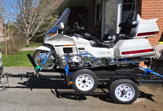 1997 model-year GL1500 Goldwing SE (Special Edition) and Trailer in Touring in Ottawa - Image 6