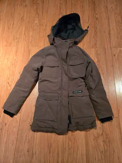 Used Canada Goose Constable Parka. Colour Brown Size 2XS (very hard size to find) ideal for petite....