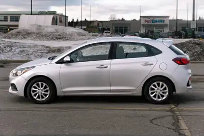 Looking for a completely worry-free, fuel-efficient daily commuter in the GTA? This 2019 Hyundai Acc...
