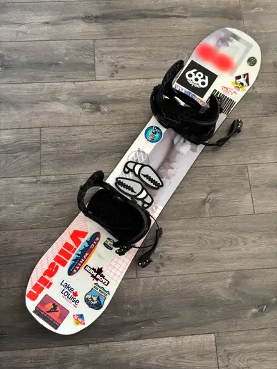 Kids Salomon villain snowboard size 133cm And Salomon bindings