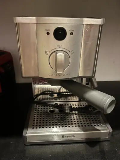 Breville en inox, Machine à Café expresso Roma manuelle avec mousseur à lait. Très propre, peu utili...