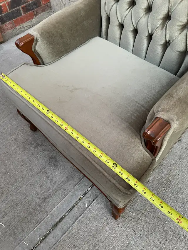 Antique Armchair in Chairs & Recliners in Edmonton - Image 5