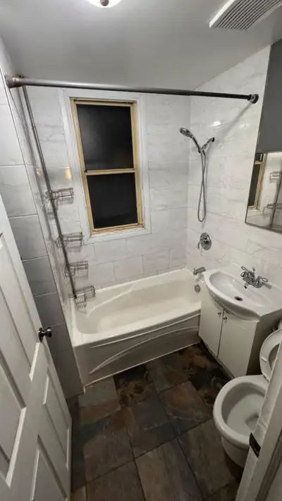3 Bedroom house Yonge-Eglinton-4100$