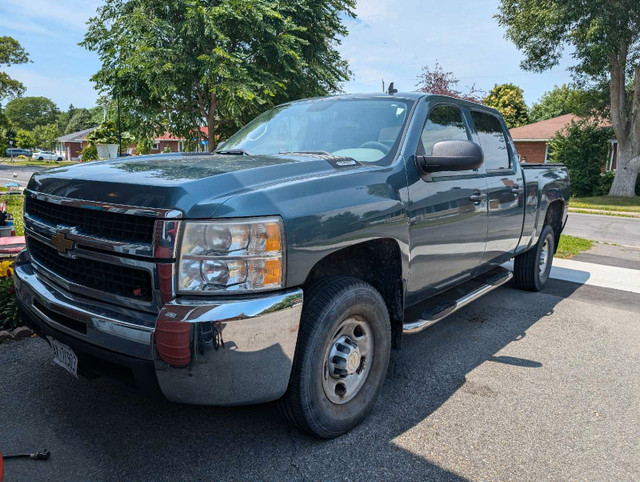 2010 Chevy 2500HD - Crew Cab in Cars & Trucks in Ottawa - Image 3
