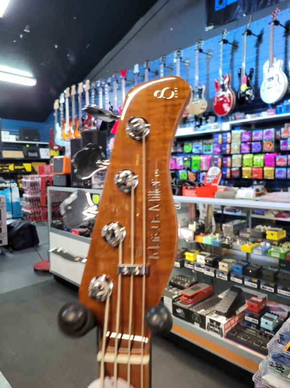 basse bass sire fender instruments dans Autre  à Longueuil/Rive Sud - Image 3