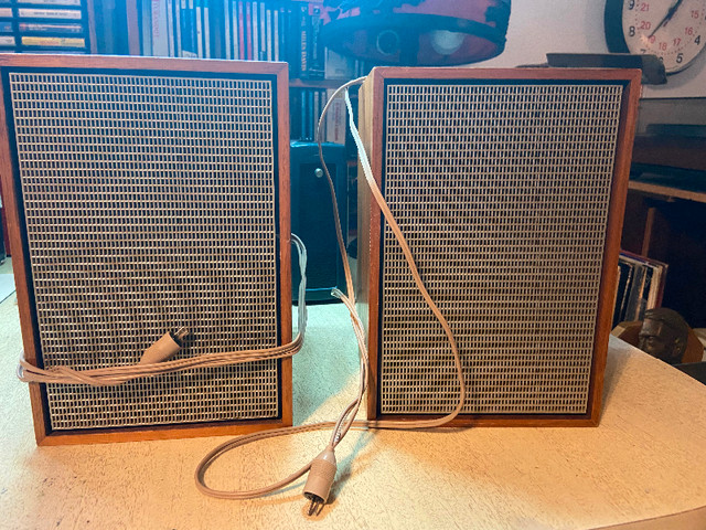 Nordmende 5002 vintage receiver in Stereo Systems & Home Theatre in City of Toronto - Image 3