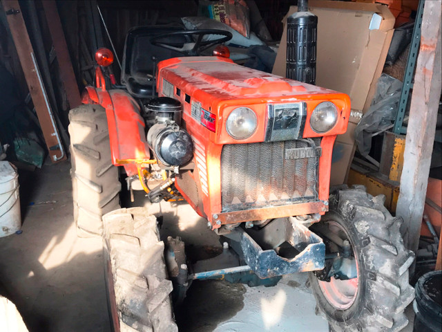 KUBOTA B7100 4X4 Traction Tracteur Moteur Diesel in Farming Equipment in City of Montréal - Image 2