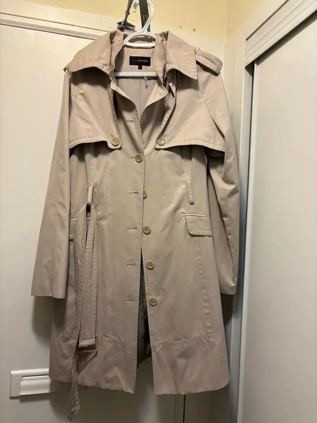 Jeanne Becker Trench Coat in Women's - Tops & Outerwear in Mississauga / Peel Region - Image 2
