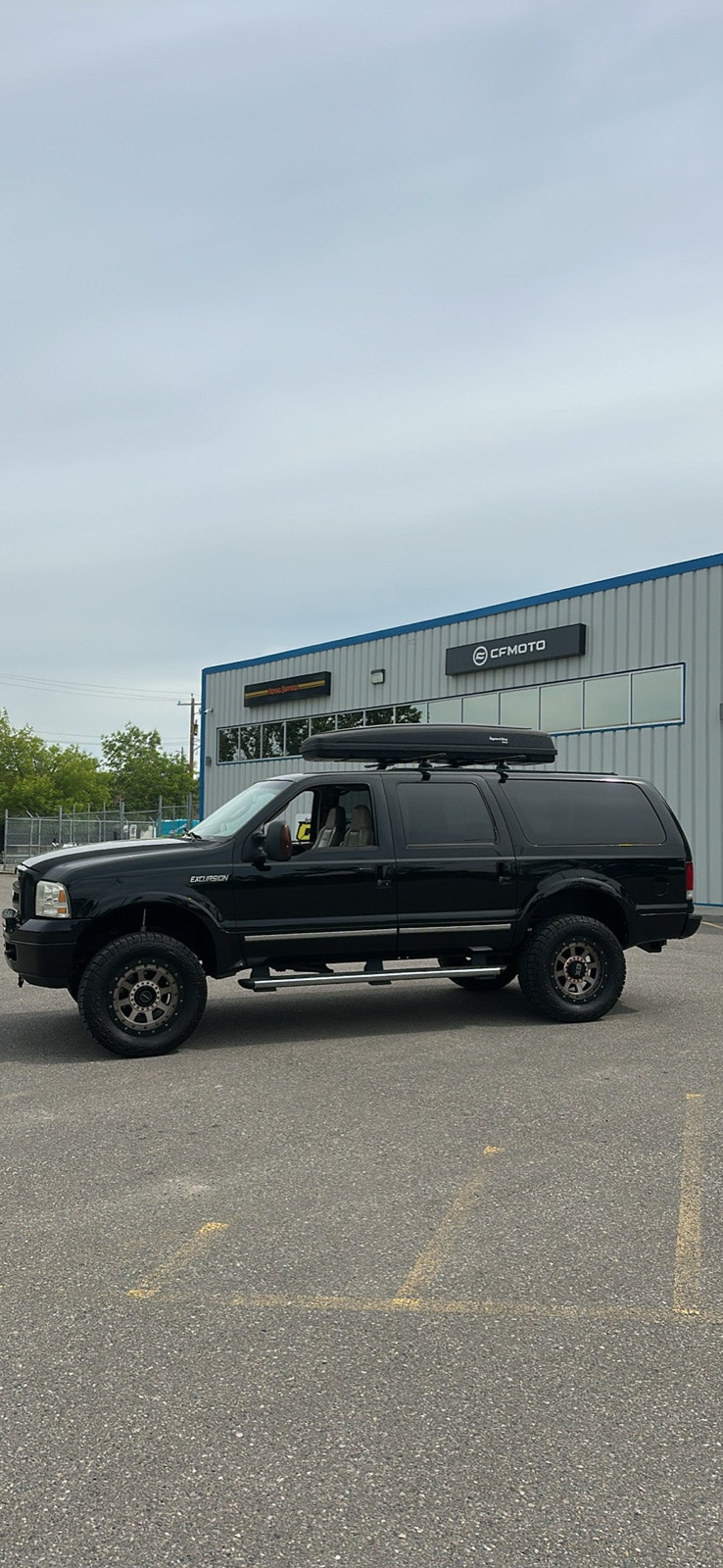Ford Excursion 2005 photo 2