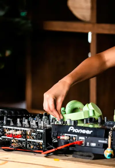 DJ Lesson in Thunder Bay.  Beginner to Pro – Hands-On DJ Course, View more