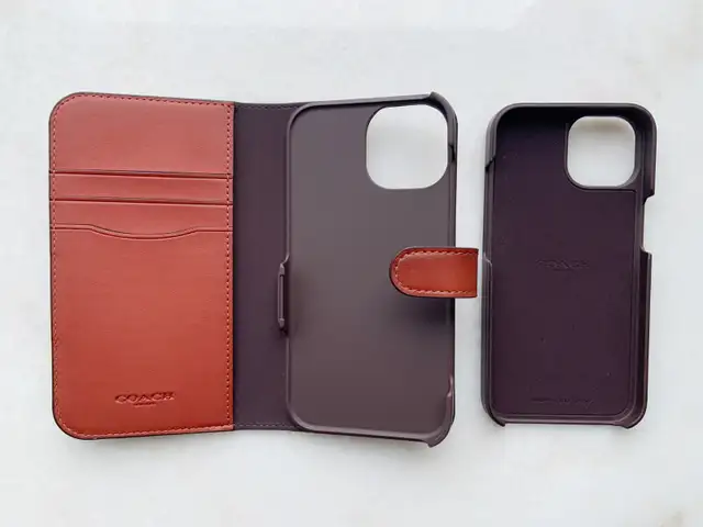 ❤️ COACH Folio Signature Canvas Case for iPhone 13,14,15 ❤️ in Cell Phone Accessories in St. Catharines - Image 6