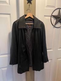 Women’s Danier Leather Winter Coat Size Medium 