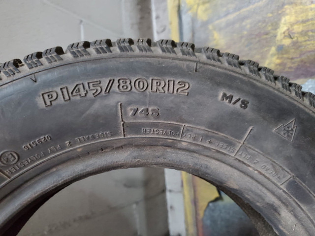 145/80R12 4 pneus d'HIVER à clous d'occasion (mini austin) (70) dans Pneus et jantes  à Sherbrooke - Image 2