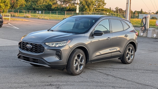 2025 Ford Escape $642/Month all in (offer: 2 free months) — photo 2