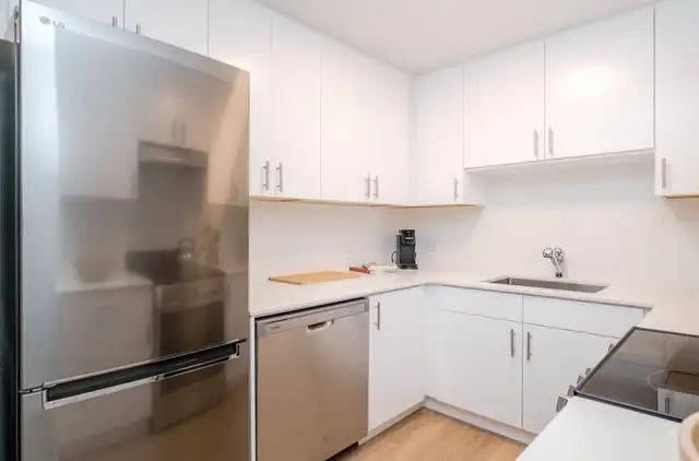 Newly renovated one bedroom apartment in Vancouver, close to Sky62865716350722123