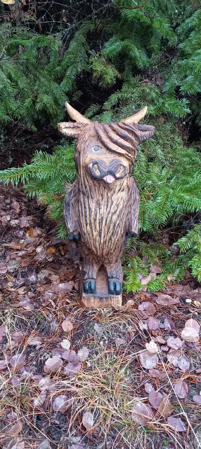 Highland Cow Chainsaw Carving , View more