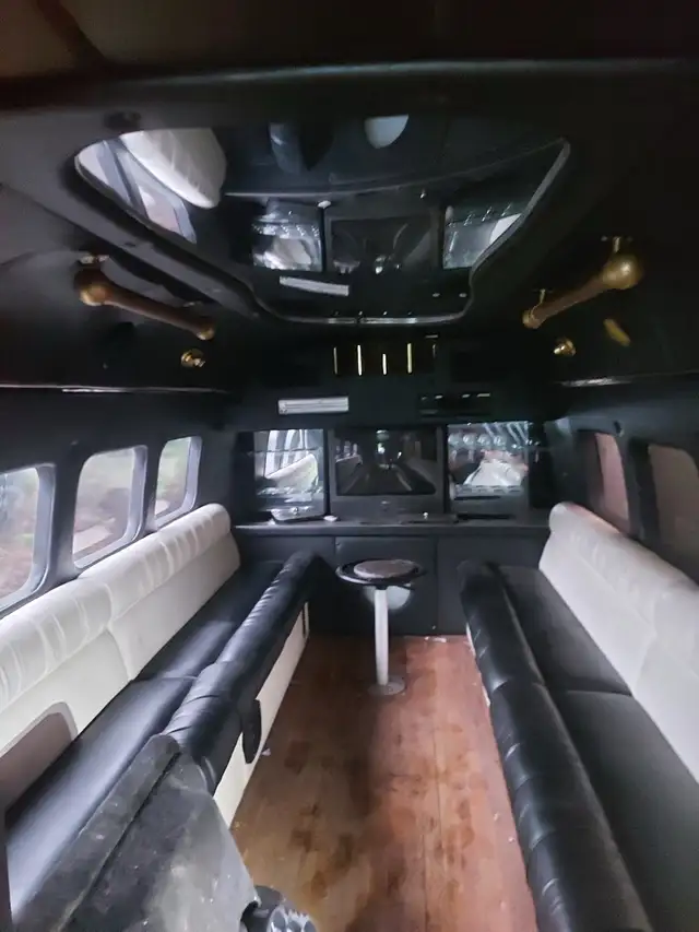 limousine autobus party bus  1991 25 passager in RVs & Motorhomes in West Island - Image 5