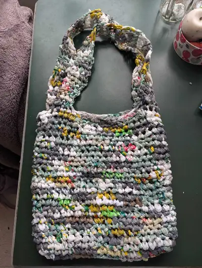 Purse made out of the old plastic shopping bags $5 or best offer Pick up West Saint John close to Ke...