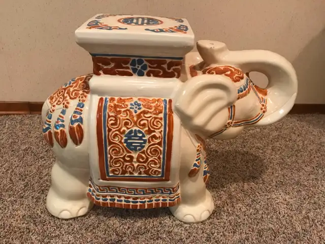 Ceramic Elephant in Home Décor & Accents in Strathcona County - Image 4