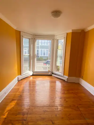 2 bedroom apartment available at downtown Charlottetown from March 1st. Walkable distance to confede...