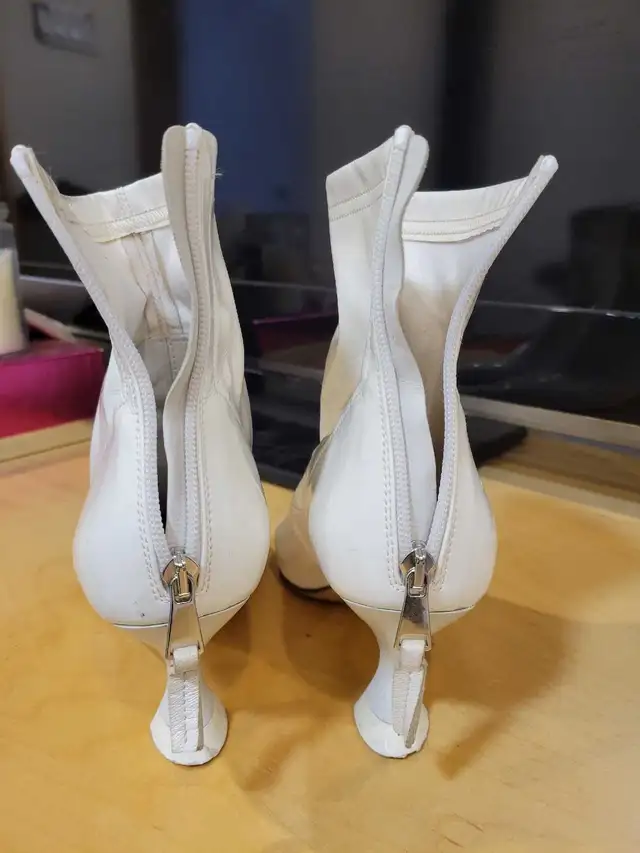 Strategia Boots in Women's - Shoes in City of Toronto - Image 3