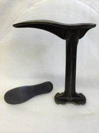 Vintage cast iron shoemaker piece 306-717-9678