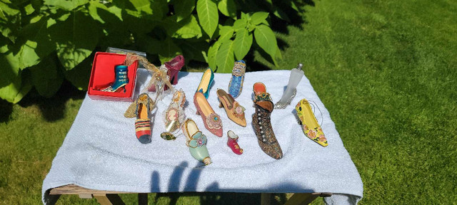 Just The Right Shoe Figurines in Arts & Collectibles in Vancouver - Image 2