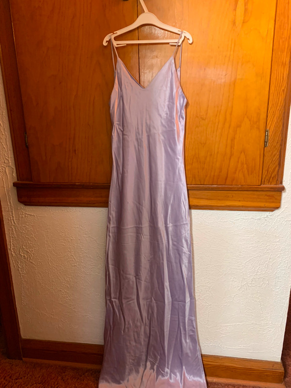 Ladies small dress - long satin. in Women's - Dresses & Skirts in Cambridge