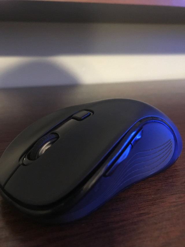  barely touch side clicker mouse  in Mice, Keyboards & Webcams in Pembroke