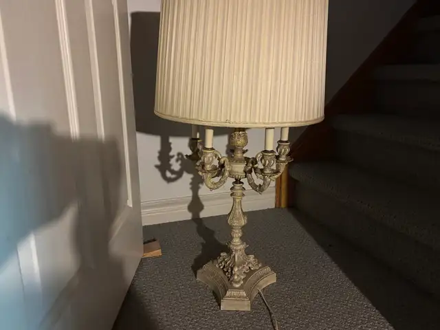 Antique Table Lamp in Indoor Lighting & Fans in Mississauga / Peel Region - Image 2