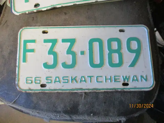 1966 SASKATCHEWAN LICENSE PLATE $15.00 VINTAGE MANCAVE DECOR in Arts & Collectibles in Winnipeg - Image 2