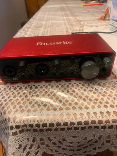 Has 2 input mics. Phantom Power. All the bells and whistles. Comes with USB cable. 100% working orde...