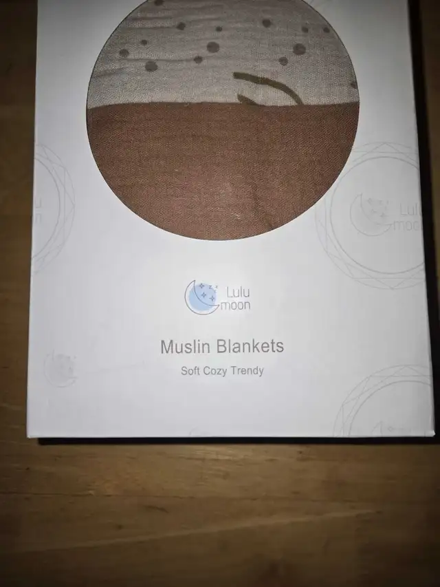 Lulu Moon Muslin Blanket Brand New In Box in Bathing & Changing in Mississauga / Peel Region - Image 4