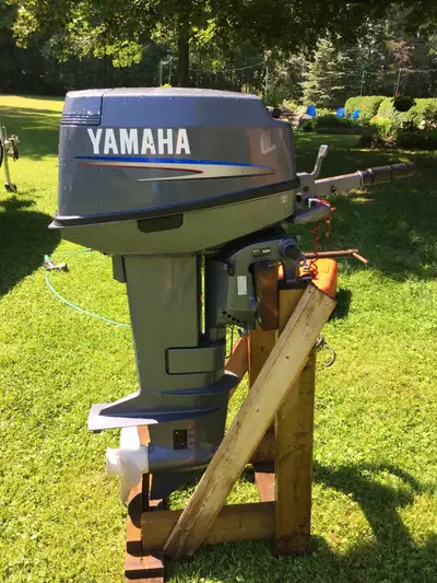 2007 Yamaha 25hp 2-Stroke Short Shaft Outboard Premix Motor (50:1) Pull Start Fuel Tank and Hose Ver...
