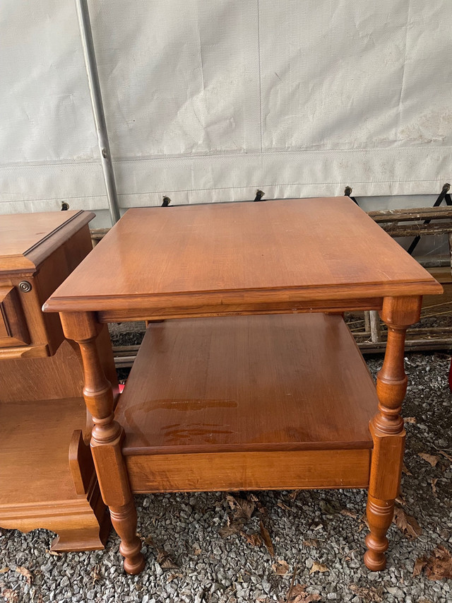 Antique hardwood side table in Other Tables in Kingston - Image 2