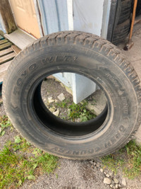 1x pneu d’hiver LT 245/75R17 10ply Toyo Open Country WLT1