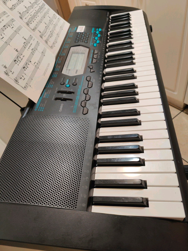 Casio CTK2100 piano keyboard in excellent condition Pianos