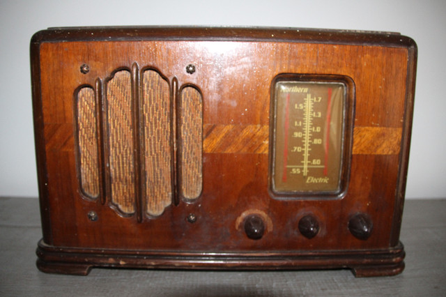 Radio de collection centenaire Norten Électric Model 630 dans Art et objets de collection  à Ville de Montréal - Image 4