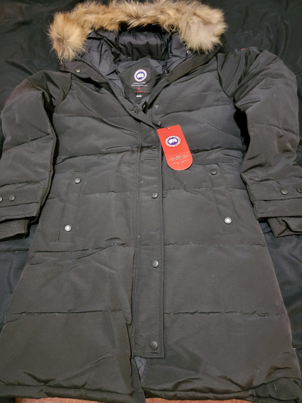 Canada Goose  Re-Production Parka Jacket Women's *NEW* in Women's - Tops & Outerwear in Hamilton - Image 2