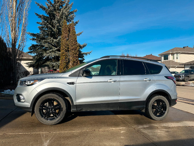 2018 Ford Escape SE 4WD with low milage! in Cars & Trucks in Edmonton - Image 2