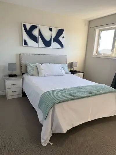 Private large sunny room for rent in a clean house. Shared bathroom and kitchen. Laundry, wifi, heat...